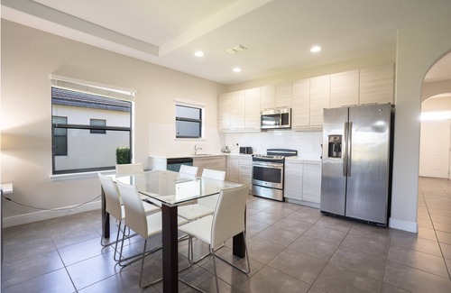 Haines City House | 169CC: Charming 3-Bedroom Retreat at Balmoral Resort with private pool