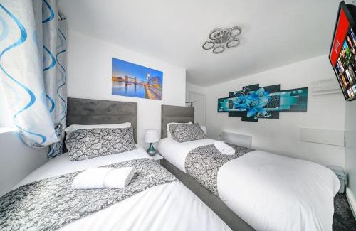 Chapeltown House | 16FM For your Relaxed & Cosy stay with Free Parking and Free Wifi
