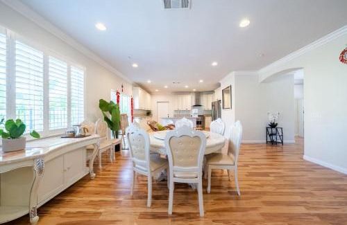 Monterey Park House | 17-19ppl BTW Dsny Hllywd GarageParking Yard Grill