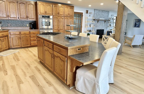 Brainerd House | 17 Acre-7k Sq Ft Lake house, Hot Tub, Pontoon, Arcade, Fireplace,Pool, billiards