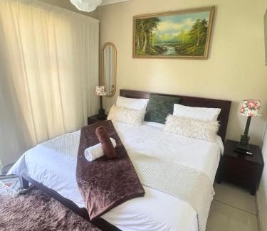 Rooihuiskraal House | 17 Byvanger Luxury Home Deluxe King Suite Room 3