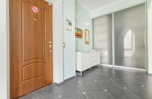 Odessa City Center Apartment | 17 Deribasivska 4-room Apartment