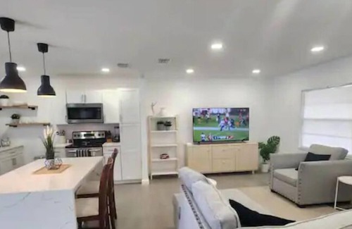 Egypt Lake-Leto House | #17 @Executive King Bed Home by Joyful Moments