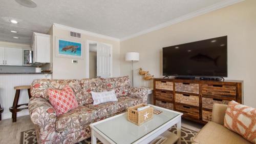 Fort Bay Apartment | #17 Latitude 29