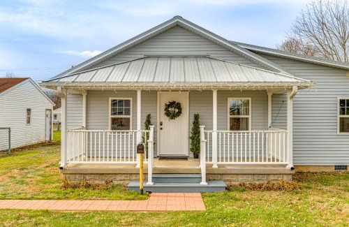 Connersville House | 17 Mi to Brookville Lake Home with In-Unit Laundry