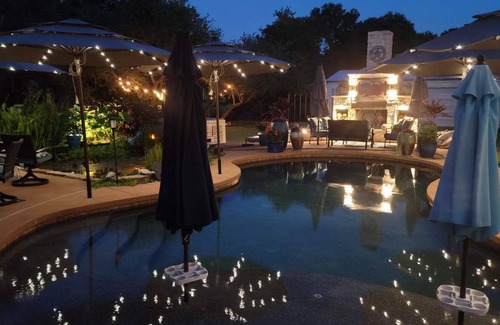 Southland Oaks House | 17 Min to COTA, Downtown Austin and Lake Austin.