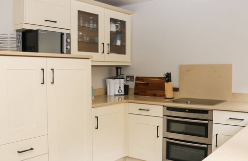 Oakamoor Cottage | 17 RIVERSIDE, pet friendly, with open fire in Oakamoor