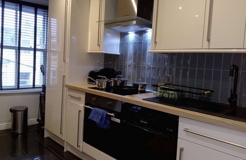 South Cliff Apartment | 17 South Street Top Flat