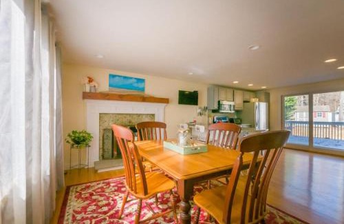 Mashpee House | 17 Woodland Avenue Mashpee Cape Cod - - The Cape Escape
