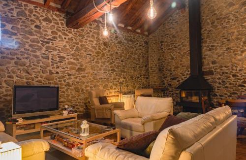 Angoustrine House | 1703 CHAMBRE ET TABLE D'HOTES