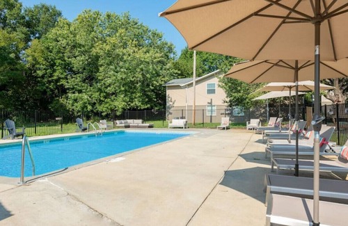 Rock Hill Condo | 1703D Heather Square · 10Min⇢RKH ☆ 9Min⇢Parks☆on-site pool+comp kitchen