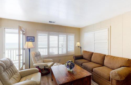 South Oceanside House | 1711 S Pacific Street