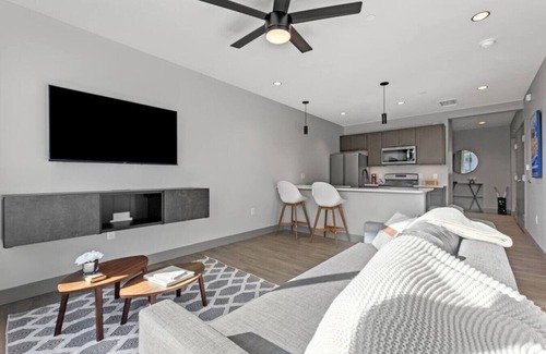 Martin Luther King Condo | 175 LEX - Walkable Downtown Lexington Condo