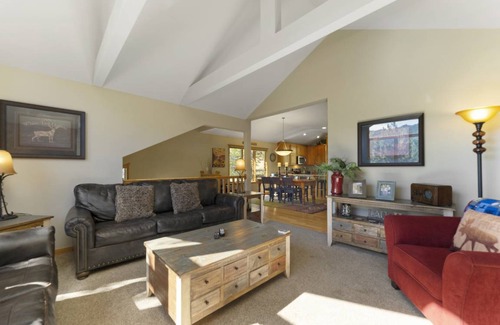 Estes Park House | 175 m² House ∙ 3 bedrooms ∙ 8 guests