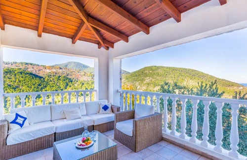 Skopelos Villa | 175 m² Villa ∙ 3 bedrooms ∙ 5 guests