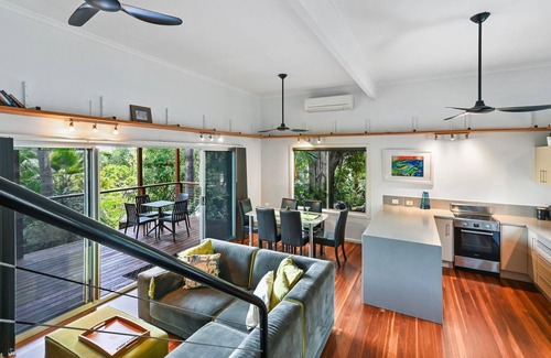 Seventeen Seventy House | 1770 HORIZONS holiday house