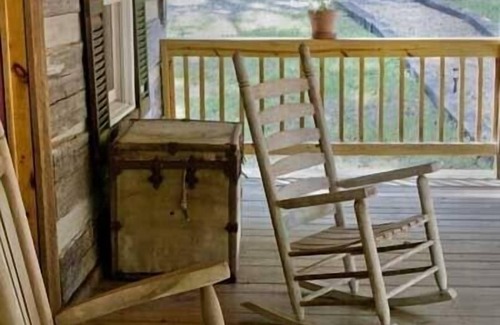 Clinton Cabin | 1790 Era Original Log Cabin in beautiful East Tennessee - Samuel Harned Cabin