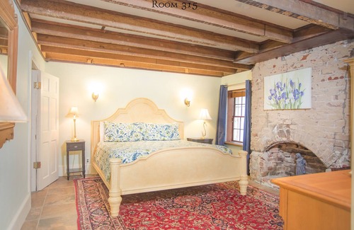 Historic District - North Hotel | 17Hundred90 Inn and Restaurant