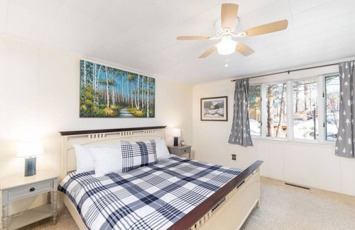 Cranmore Birches Cabin | 17SM · Renovated 1BR|Deck |Washer/Dryer