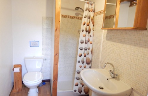 Melrand Apartment | 17th century apartment Ideal for couples and pet friendly