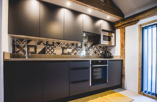 Abergavenny Cottage | 17th Century Cartshed Nestled In Welsh Countryside