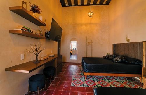 Zona Centro Apartment | 17th century Lanz House-center-cathedral-bicycle#4