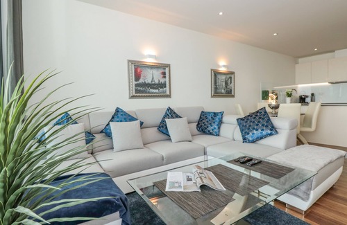 Torquay City Centre Cottage | 18 ABBEY SANDS, family friendly, country holiday cottage in Torquay