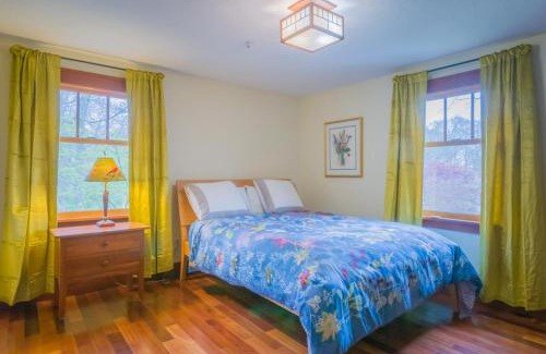 Sandwich House | 18 Bourne Avenue Sandwich - - Cape Cod
