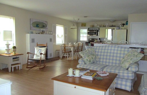 Rehoboth by the Sea House | 18 Chicago St. - Cottage-Dog Friendly W/Fenced Yard - Ocean Block