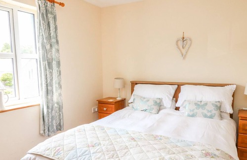 Glengarriff House | 18 DALEWOOD, pet friendly, with a garden in Glengarriff, County Cork