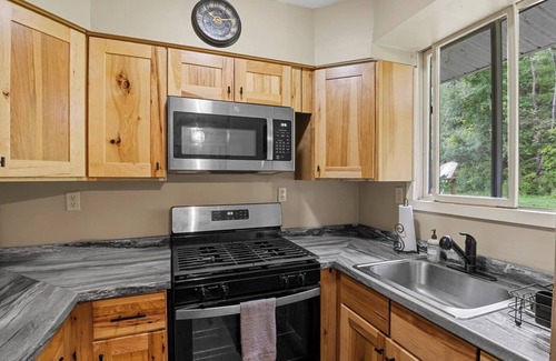 Geneseo RV Rental | 18 Guest Camp |Conesus Lakefront | Event Friendly
