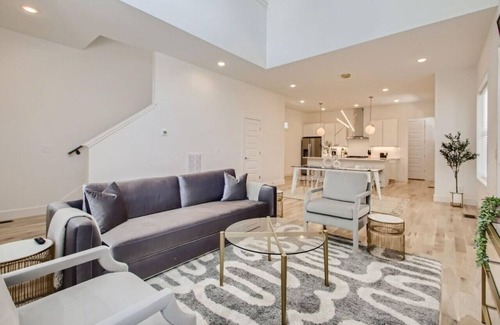 Berry Hill House | 18- Luxe Modern Home- The Music City Collection
