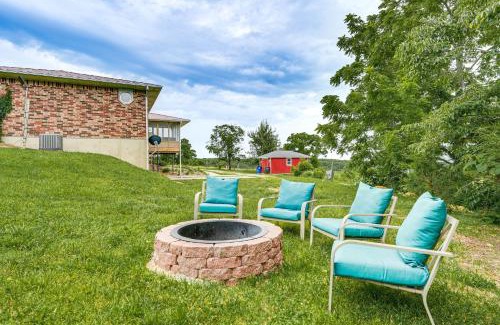 Omaha House | 18 Mi to Table Rock Lake Pet-Friendly Ozark Home!
