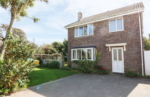 Newquay Cottage | 18 Polvella Close