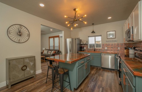 Fruita Apartment | 18 Road and Down Uppity Downtown Fruita Pad! 2 Units in 1. Free 🚲 Storage.