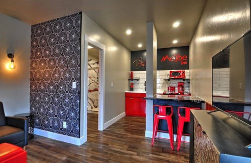 Fruita Apartment | 18 Road and Down Uppity Downtown Fruita Pad! 2 Units in 1. Free 🚲 Storage.