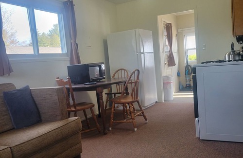 Oscoda Resort | #18 Thomas' Parkside Cottages. Sandy Beach, Lake Huron views. Downtown location.
