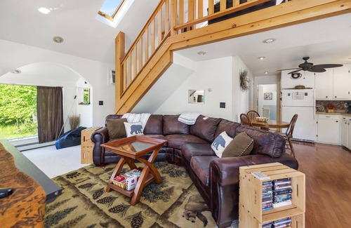 Bucksport Cottage | 180 Degree Lakefront Views-Fire Pit-Swimming