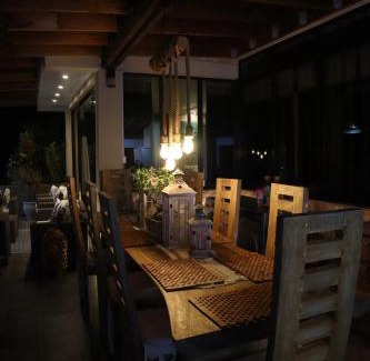 Zig Zag Ward House | 180 Degrees Self-Catering