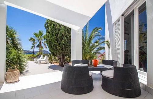 Cala Comte Villa | 180 m² Villa ∙ 4 bedrooms ∙ 8 guests