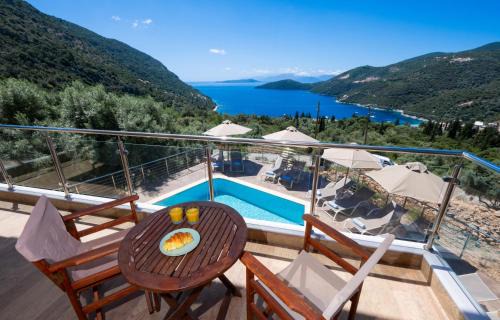 Mikros Gialos Villa | 180 Mansion
