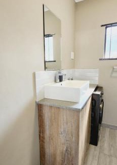 Vryheid Apartment | 180 on Emmet