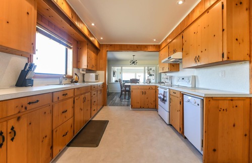 Union Bay House | 180 Water views + patios!