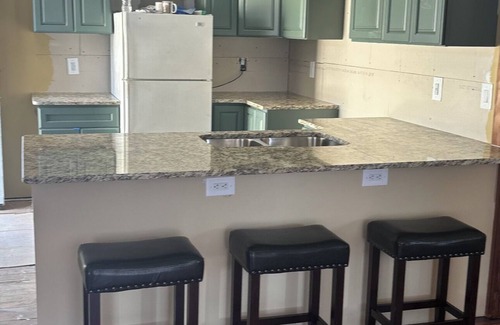 Dunnellon Apartment | 1800 Historic Studio in downtown Dunnellon Rainbow River World Equestrian ctr
