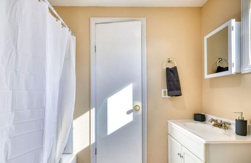 Pleasanton House | 1800ft2 - Goregeous 3BR 2 BT House for Refreshment & Relaxation