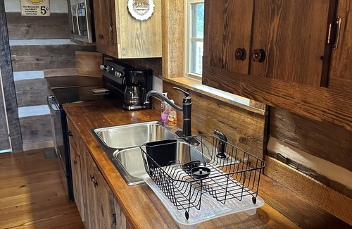 Fort Payne Cabin | 1800s Pre-Civil War Log Cabin restored on 300 acre adjoining Little River Canyon
