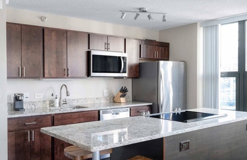 Near North Side House | #1801 - Kasa Magnificent Mile Chicago