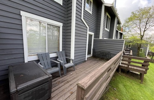 Hidden Valley Apartment | 1802 Eagles Ridge Court