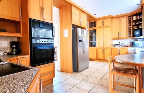 Kleinmond Apartment | 180° beach, lagoon and mountain view, 4min. walk to main beach and shop center.