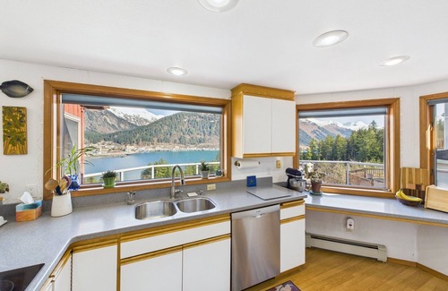 West Juneau Apartment | 180° Views | 1BR w/Deck, Mountains & Cruise Ships